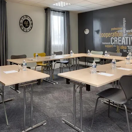 Отель Ibis Budget Clermont Ferrand Nord Риом