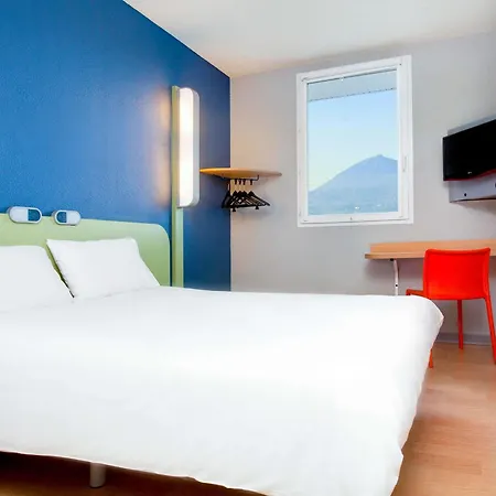Отель Ibis Budget Clermont Ferrand Nord Риом